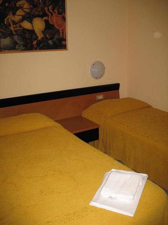 Albergo Paradiso Монтекатини Терме Стая снимка